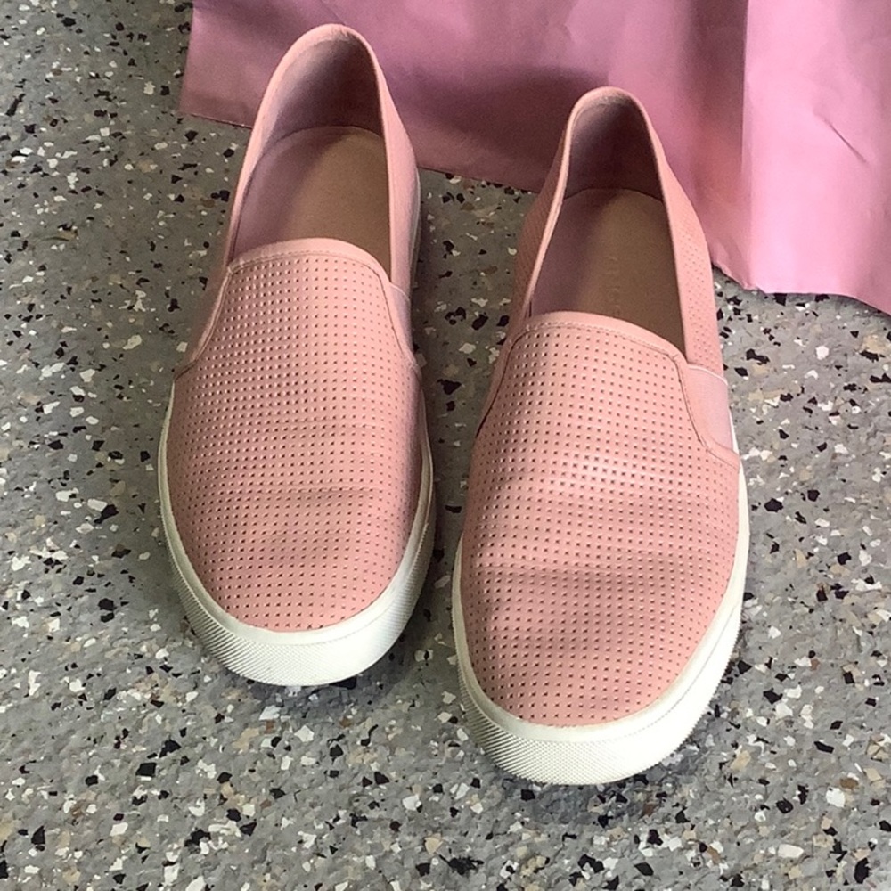 VINCE slip ons